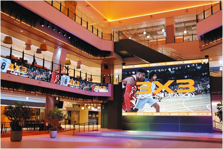 スタジアムコートに音・光・映像