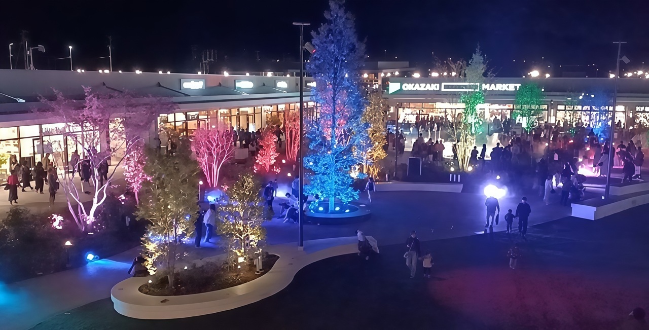 屋外広場に音・水・光の演出！